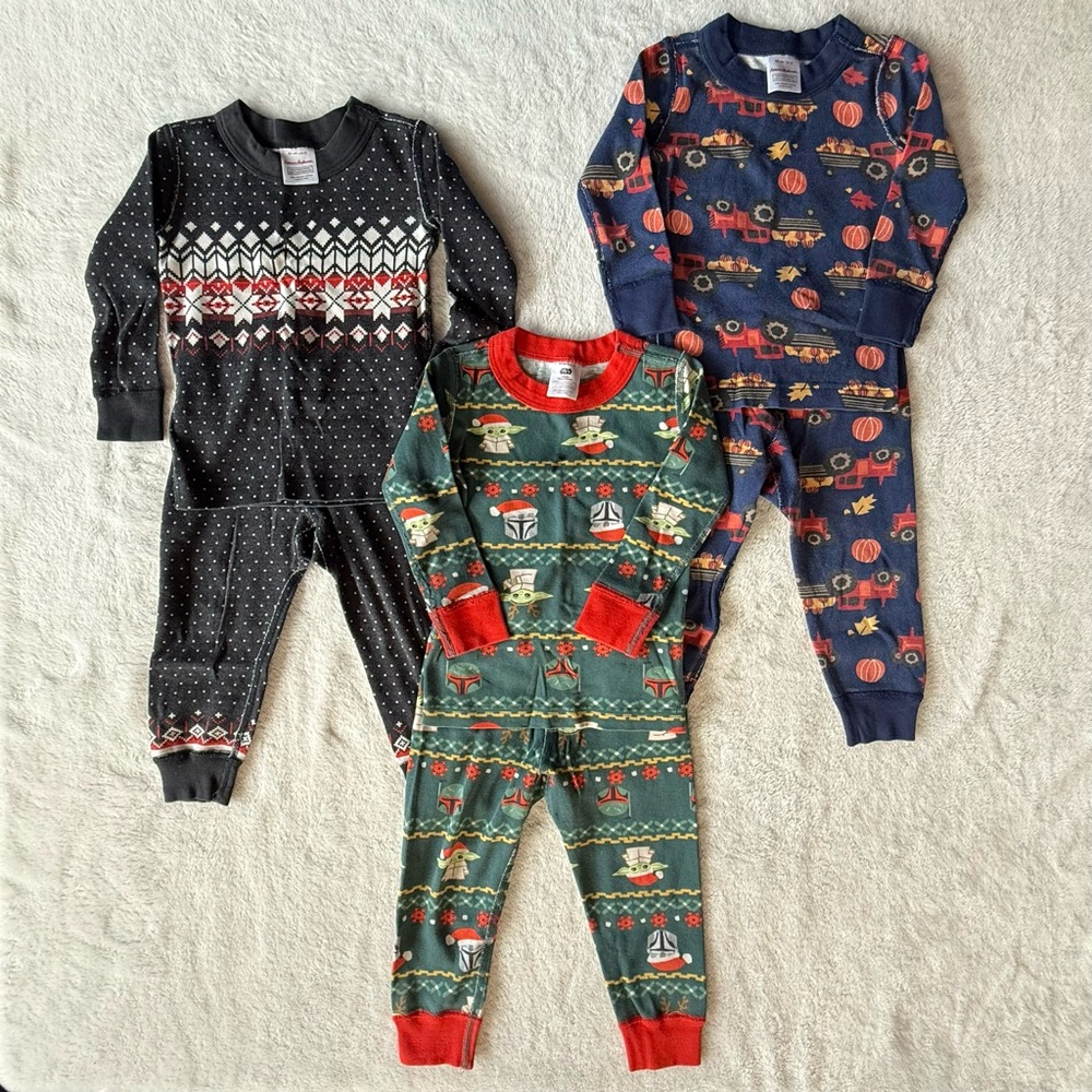 Hanna Andersson 2T pajamas, set of 3